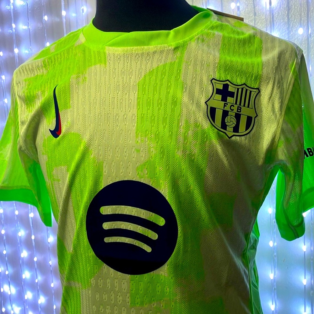 Nike FC Barcelona Men’s Jersey Size XL Neon Green 🟢🔵